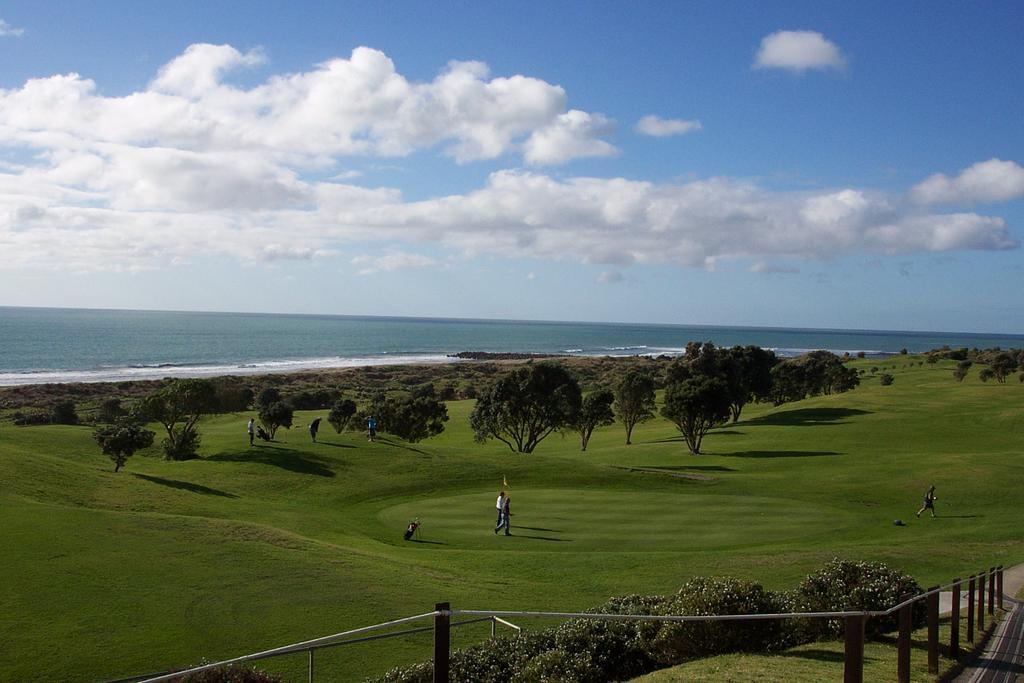 Fitzroy Beach Holiday Park Hotel New Plymouth Exterior photo